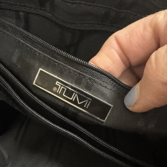 Tumi Large Tote Bag Leather/ Nylon Travel Voyaguer Everyday Shoulder Straps - Picture 8 of 13